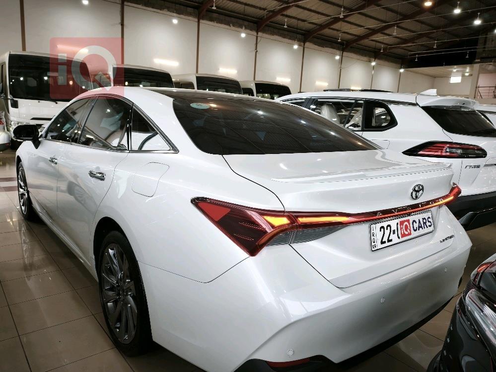 تويوتا أفالون